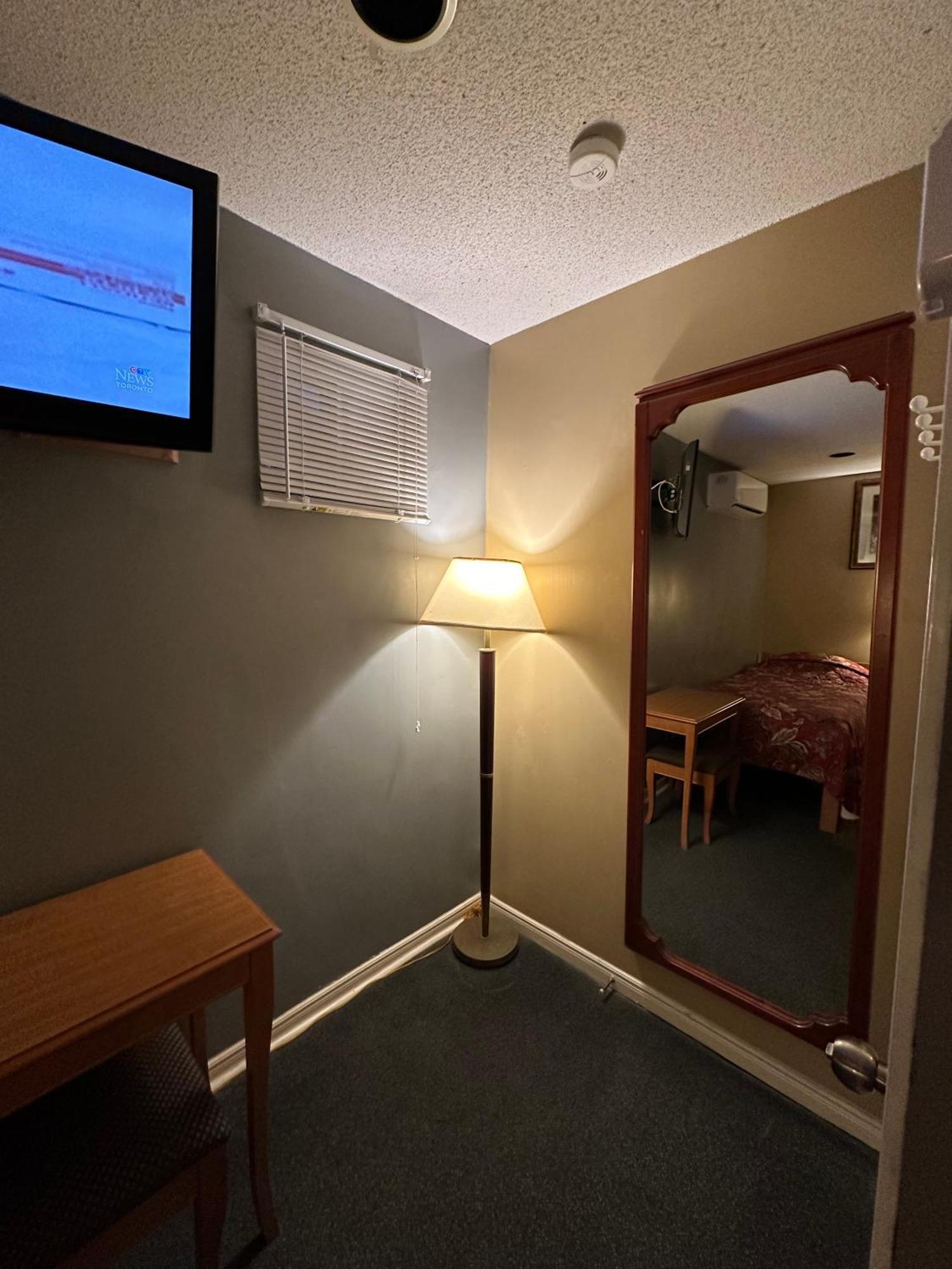 Nox Hostel Торонто Экстерьер фото