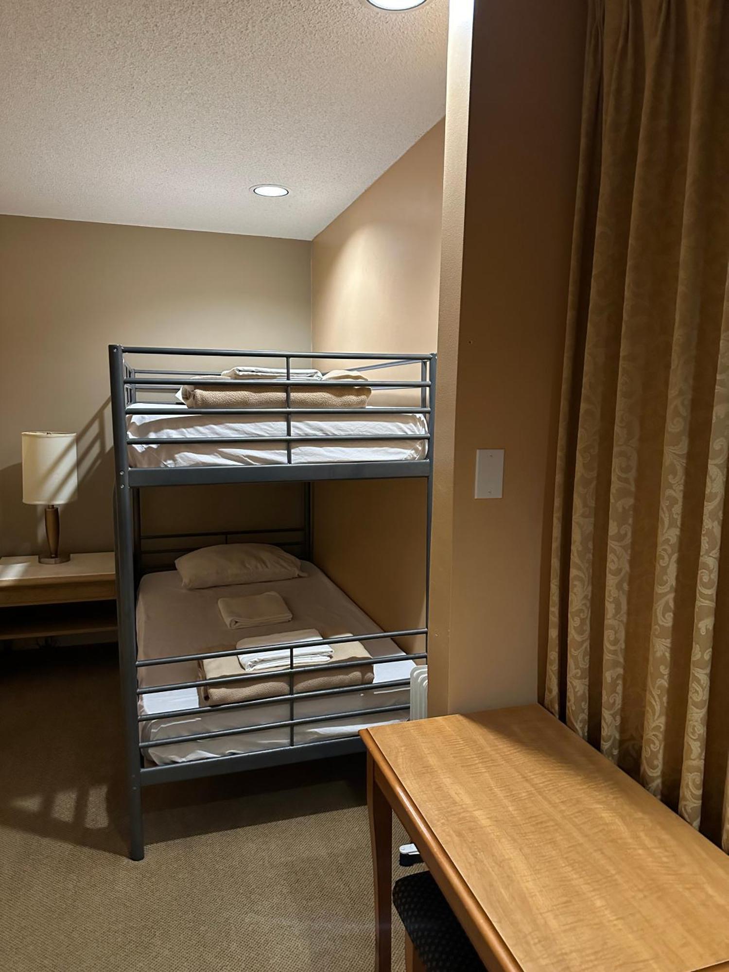 Nox Hostel Торонто Экстерьер фото